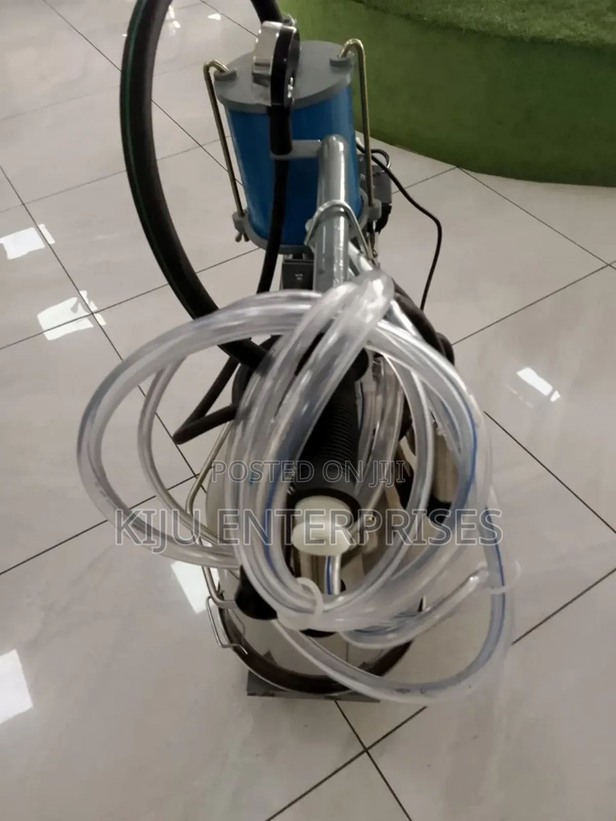 Milano Single Milking Machine