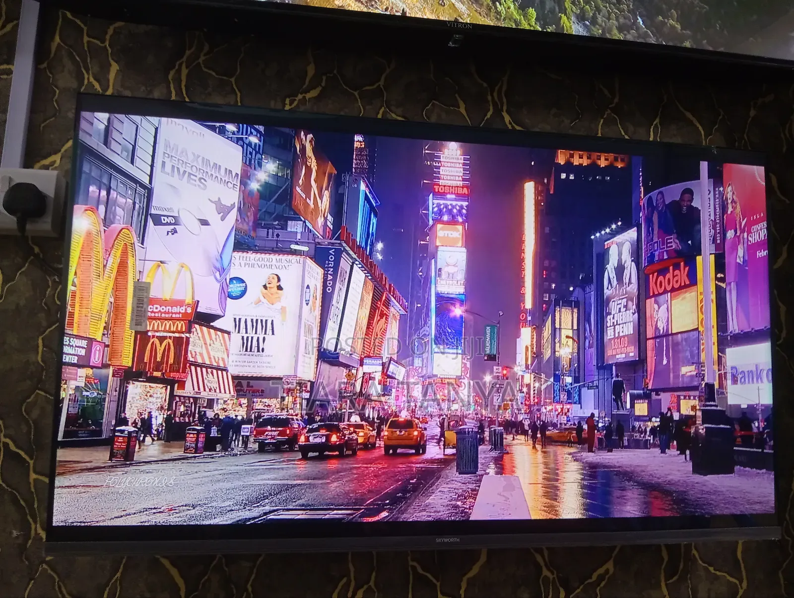 Skyworth 50" Smart Android Frameless Tv