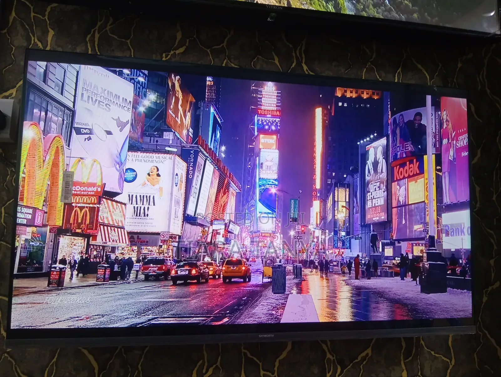 Skyworth 50" Smart Android Frameless Tv