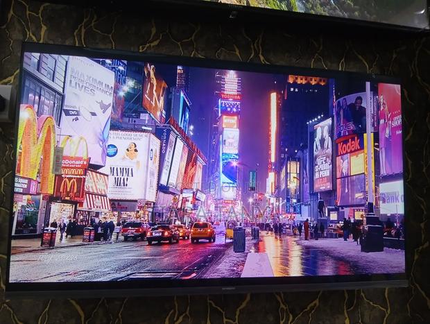 Skyworth 50" Smart Android Frameless Tv - thumbnail 4