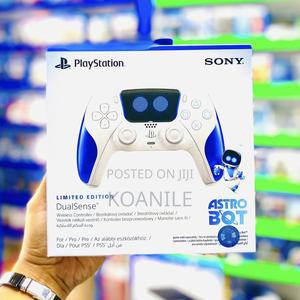 PS5 Dualsense Controller Astro Bot Limited Edition - thumbnail 2
