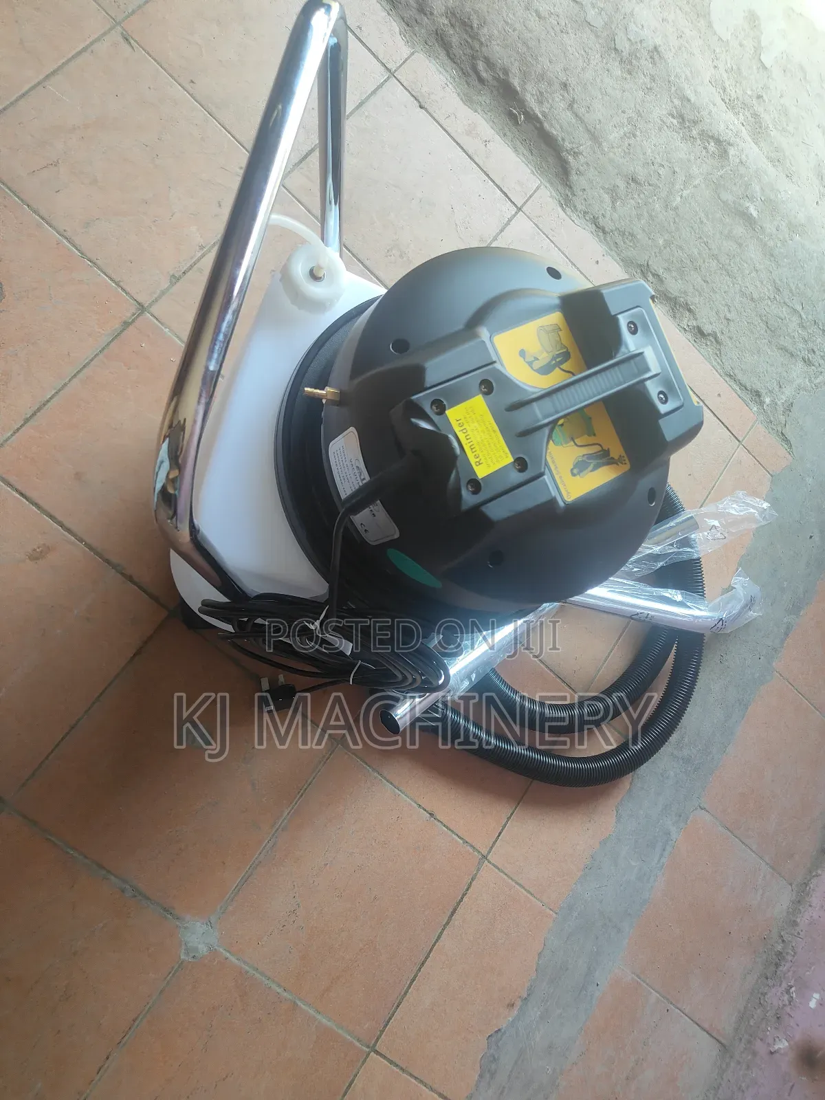 Wet and Dry Carpet Cleaning Machine.