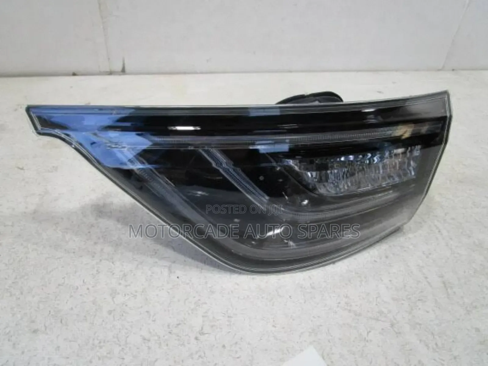 Toyota Harrier 2014/2012016 Taillight (Boot)