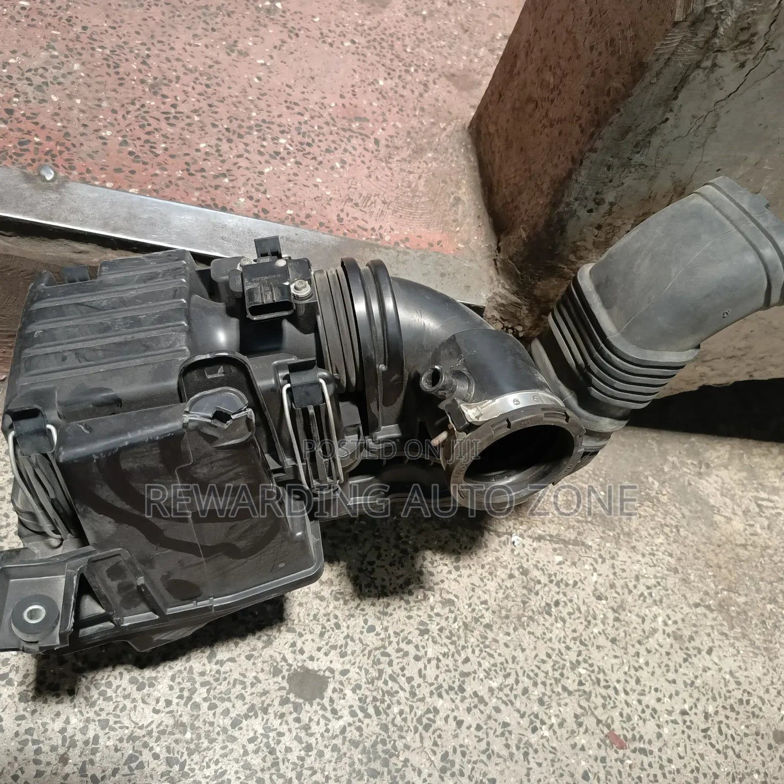 Honda Vezel Air Cleaner Housing.