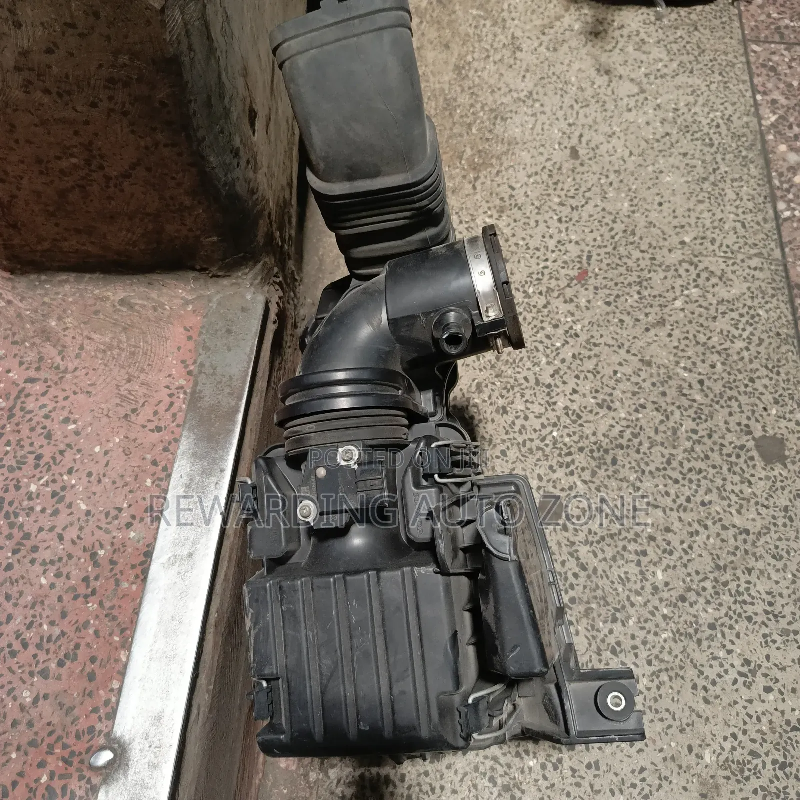 Honda Vezel Air Cleaner Housing.