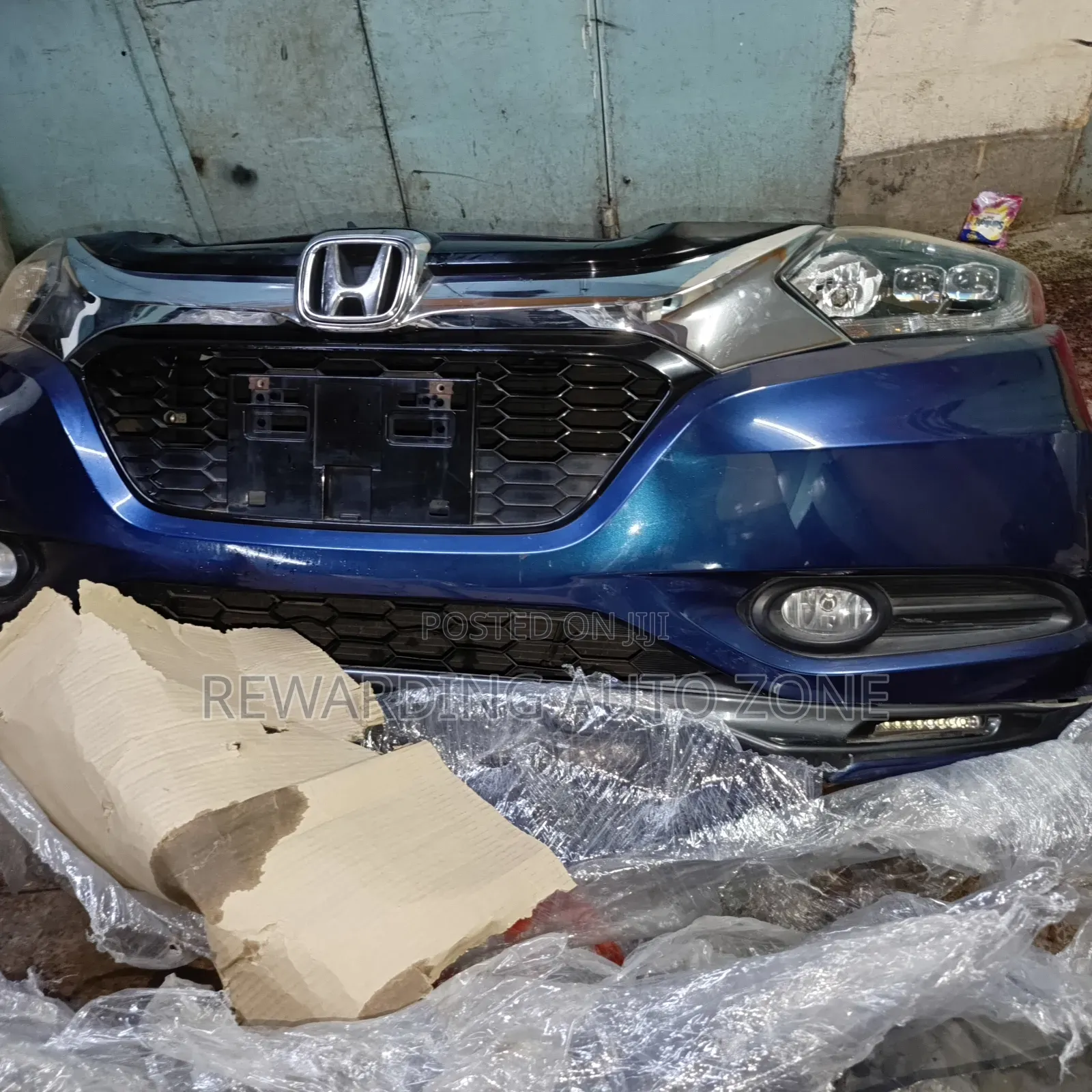 Honda Vezel Nosecut. LED Fog Lights Type.