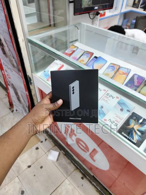 New Samsung Galaxy Z Fold6 256 GB Black - thumbnail 3