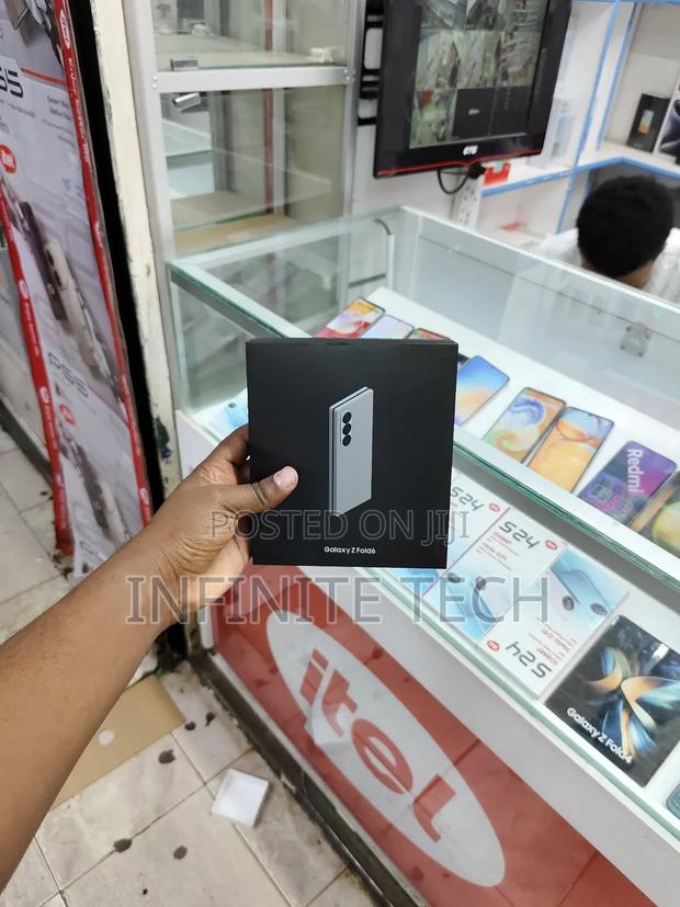New Samsung Galaxy Z Fold6 512 GB Black - thumbnail 2