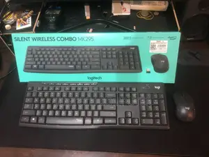 Logitech Mk295 Silent Wireless Keyboard and Mouse Combo