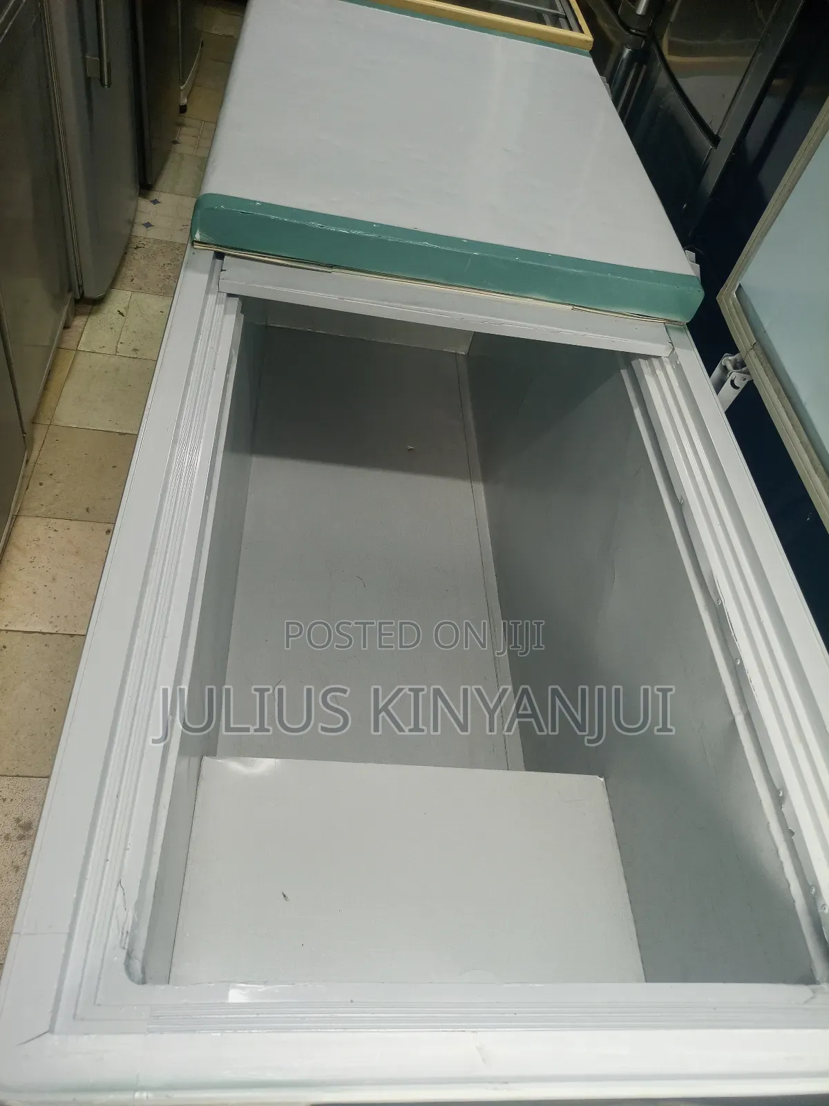 6,1/2 Feet 750L Deep Freezer