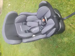 High-Quality Car Seat for Sale - Excellent Condition!