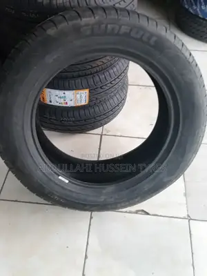 235/60 R18 Sunfull
