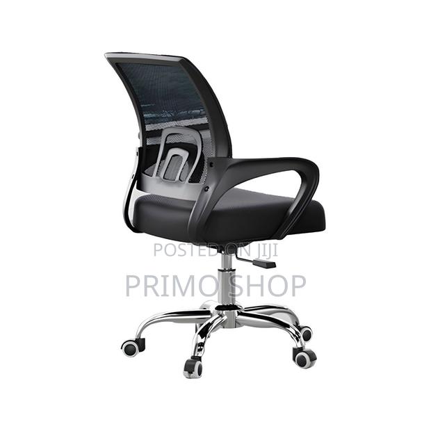 Elegant Black Midback Mesh Task Chair With Adjustable Height - thumbnail 3