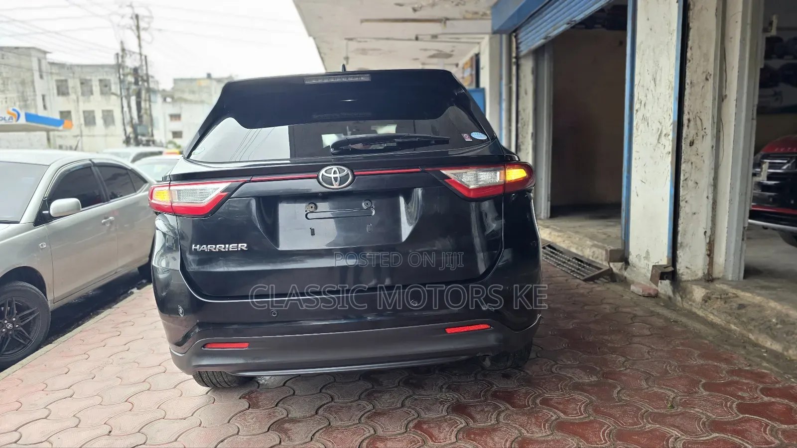 Toyota Harrier 2.0 4WD 2018 Black