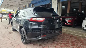 Toyota Harrier 2.0 4WD 2018 Black