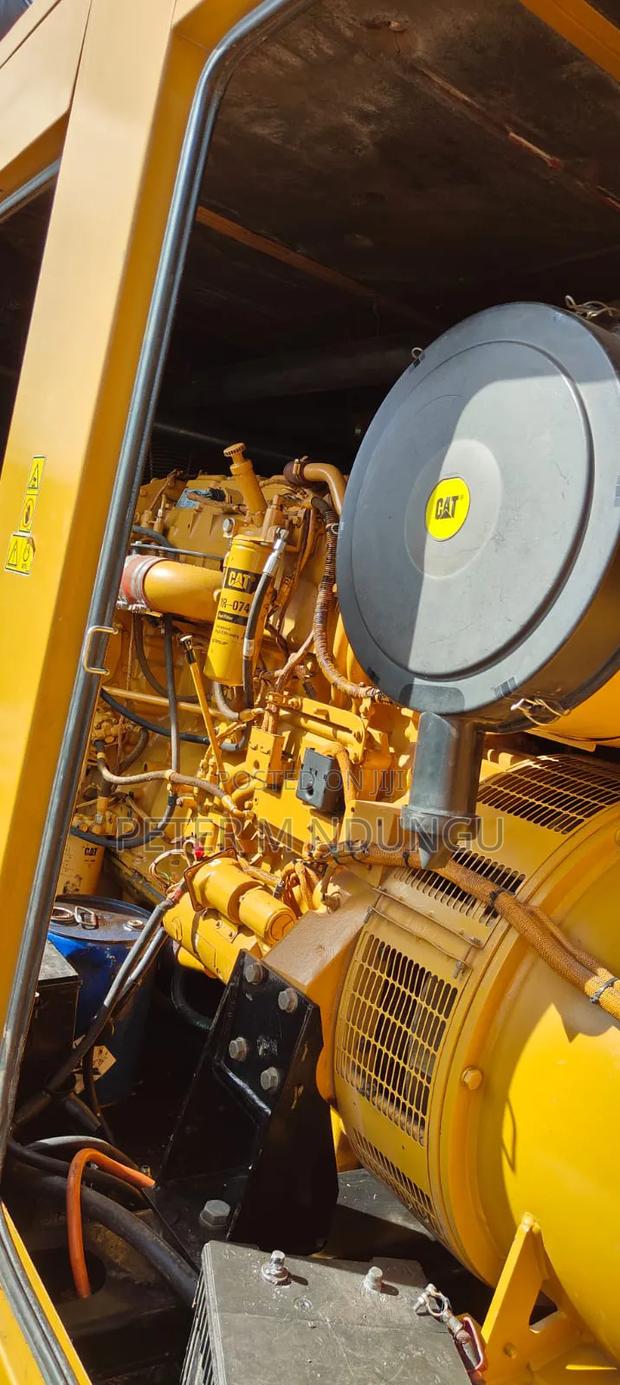 Caterpillar 700kva Generator - thumbnail 4