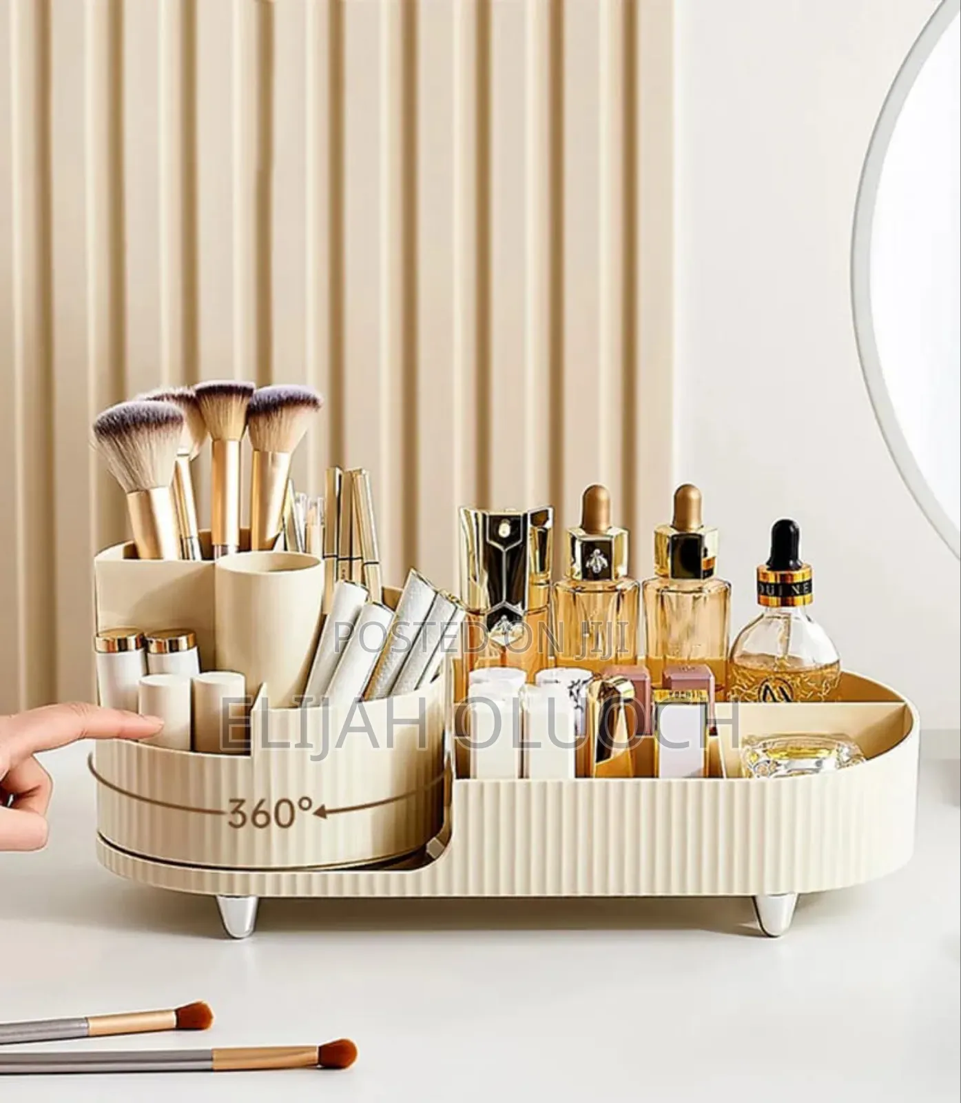 Rotatable Cosmetic Storage Box*