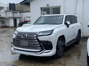 Lexus LX 2022 White