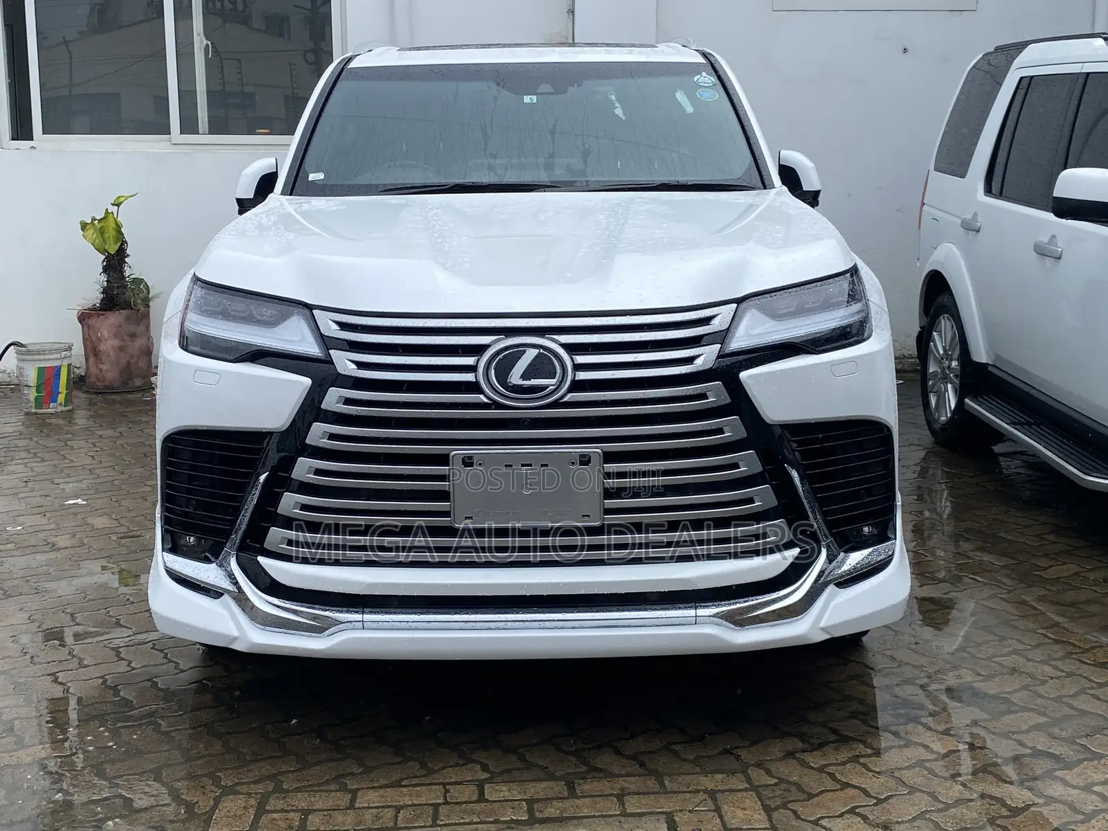 Lexus LX 2022 White