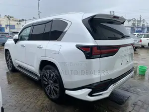 Lexus LX 2022 White