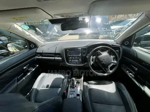 Mitsubishi Outlander 2.0 PHEV AWD 2018 Black