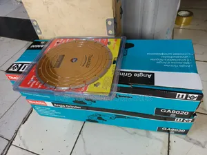 Complete Makita Angle Grinder With Cutting Disk