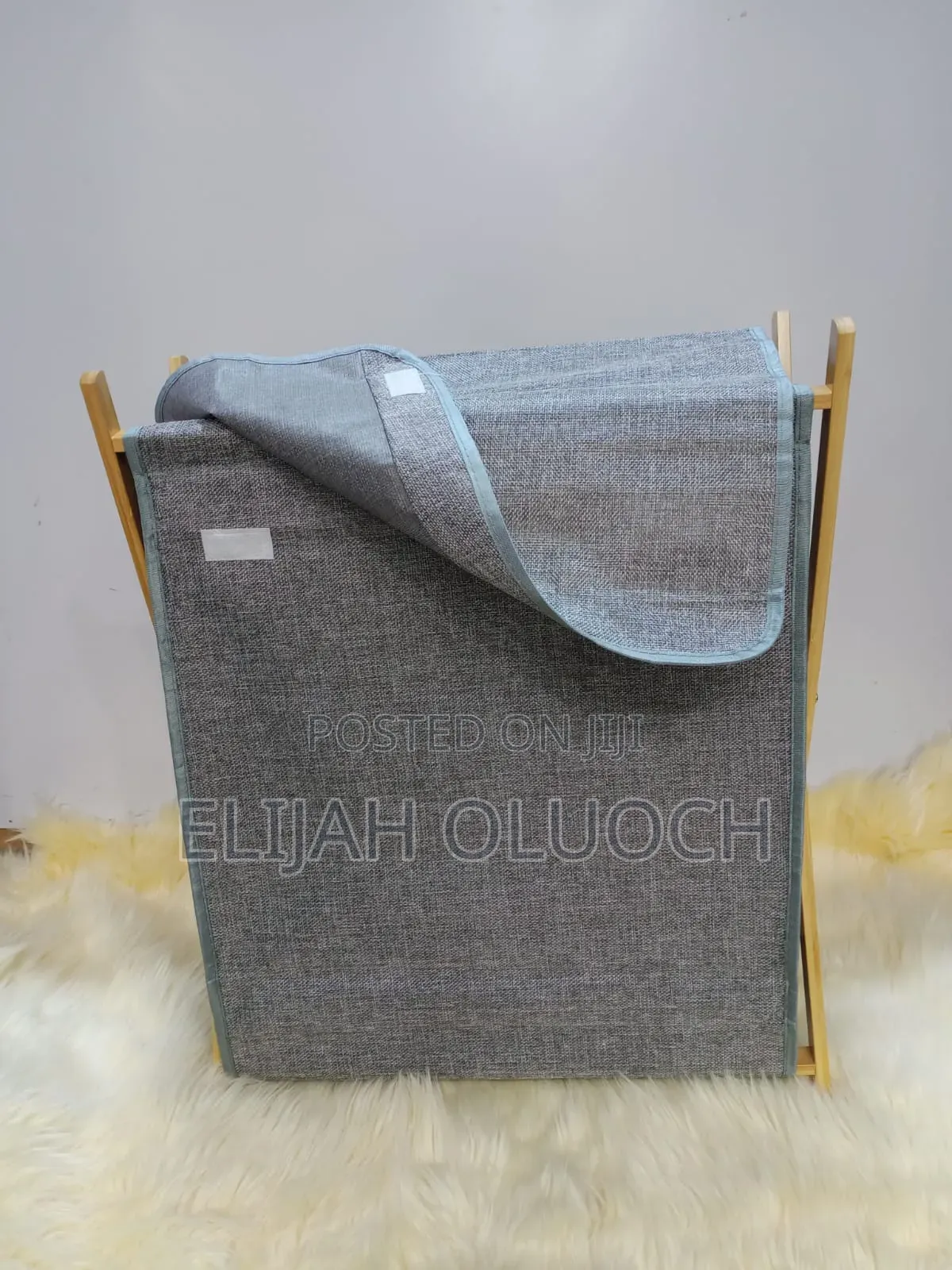 *Foldable Laundry Hamper With Cover Lid