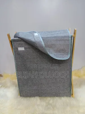 *Foldable Laundry Hamper With Cover Lid