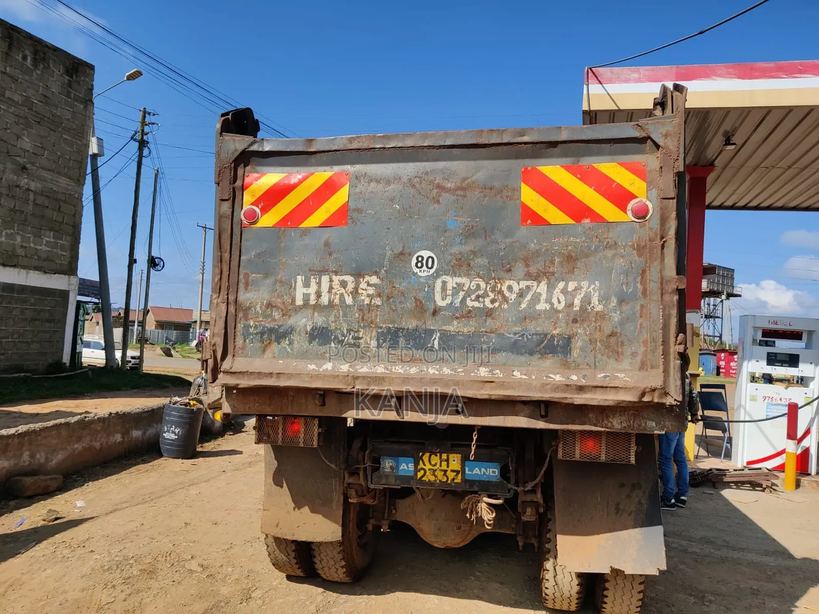 Ashokleyland Tipper 2017 White