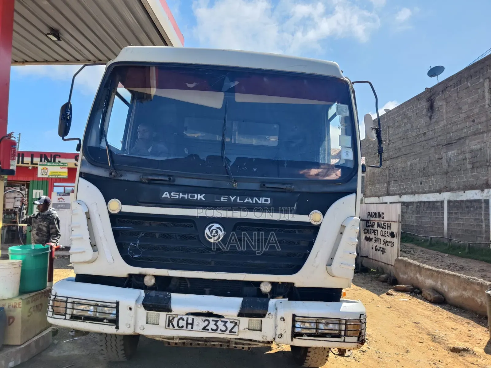 Ashokleyland Tipper 2017 White