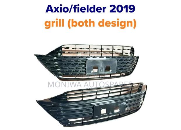 Grill Toyota Axio/Fielder