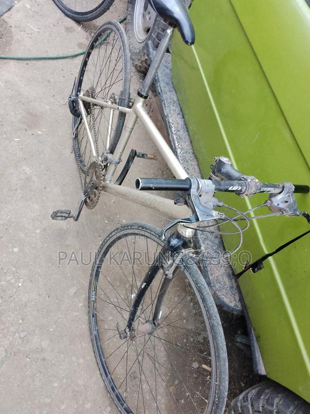 Giant Road Bike - thumbnail 3