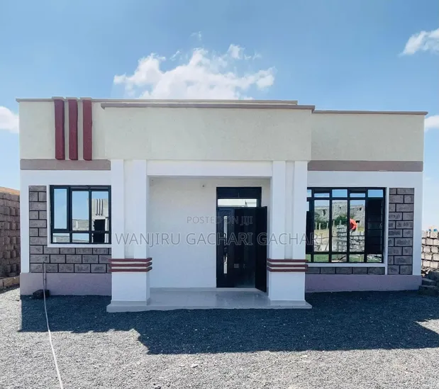 3bdrm Bungalow in Plainsview Estate for sale