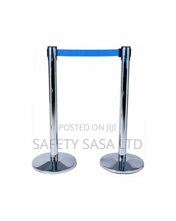 Crowd Control Retractable Belt