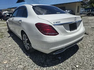 Mercedes-Benz C200 2018 White