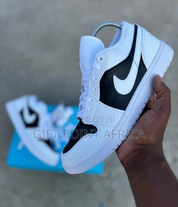 Air Jordan 1 Low Cut Unisex Sneakers