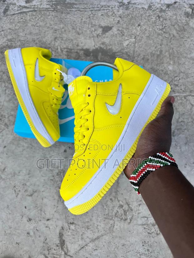 Yellow Nike Airforce 1 Unisex Sneakers - thumbnail 4
