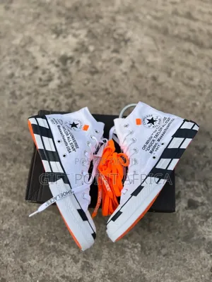 Converse Chuck Taylor Off-White Rubbers