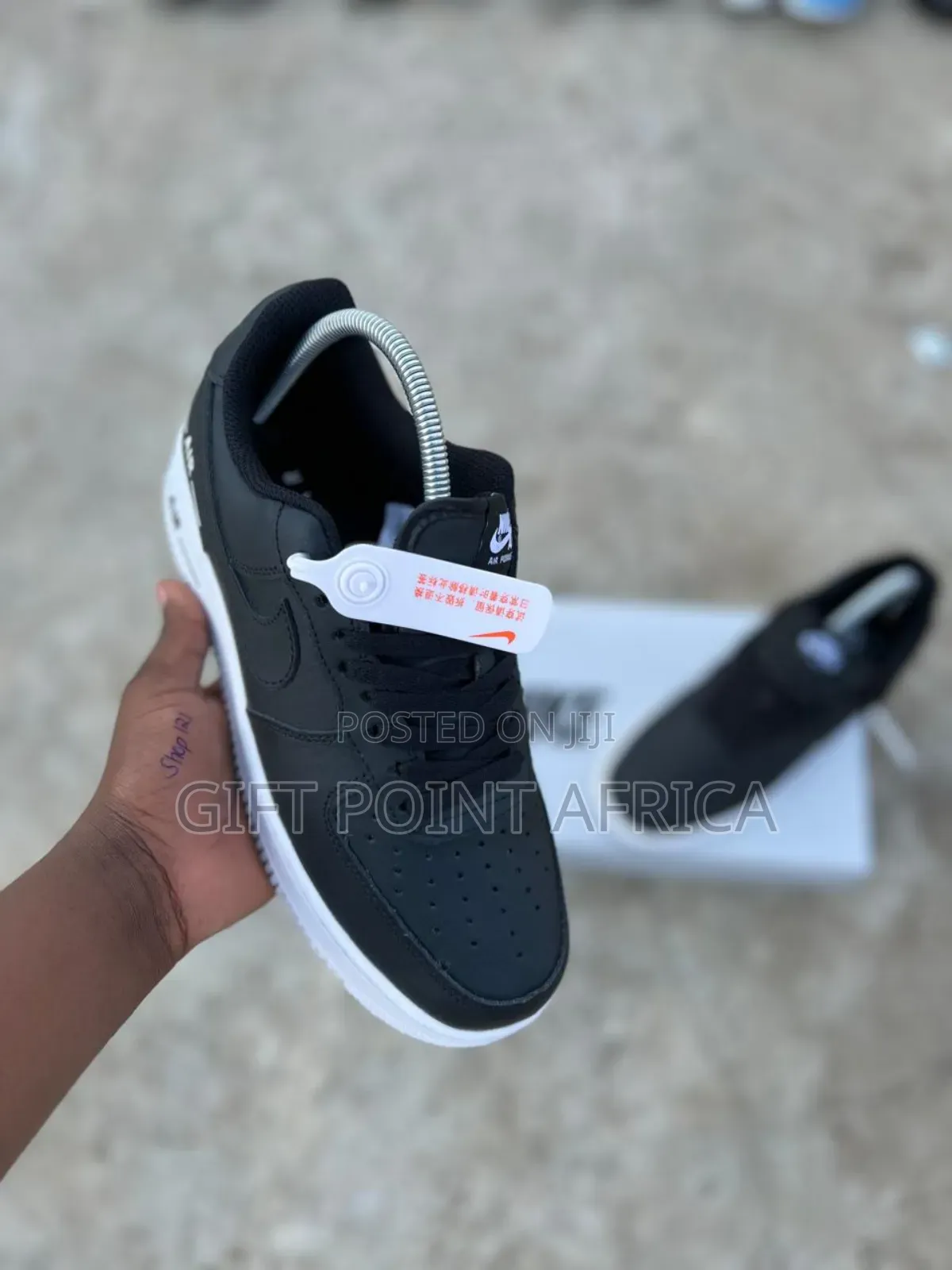 *Airforce 1 Low Cut Sneakers