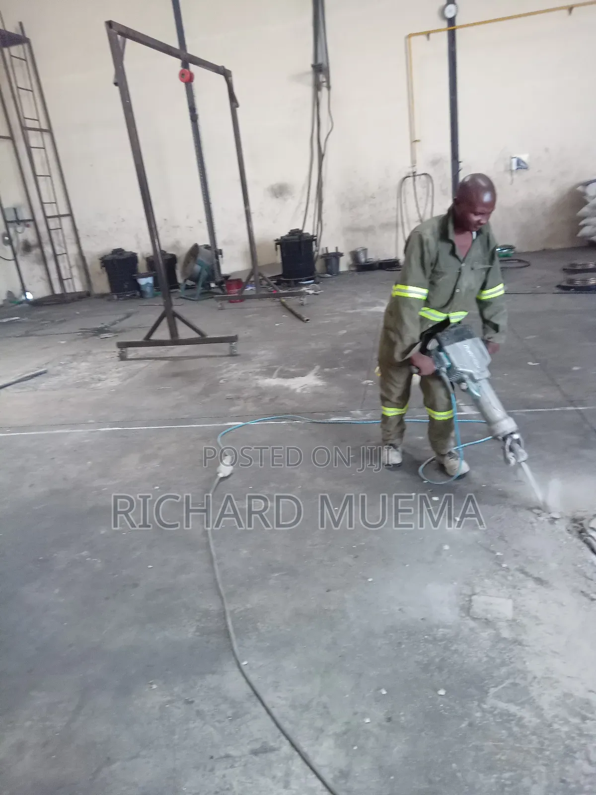Powerfloating and Demolishing Machines for Hiring
