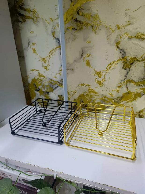 Gold and Black Metallic Servitte Holders - thumbnail 3