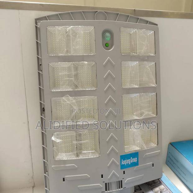 Rocket Type Head Solar Streetlight 400w - thumbnail 3