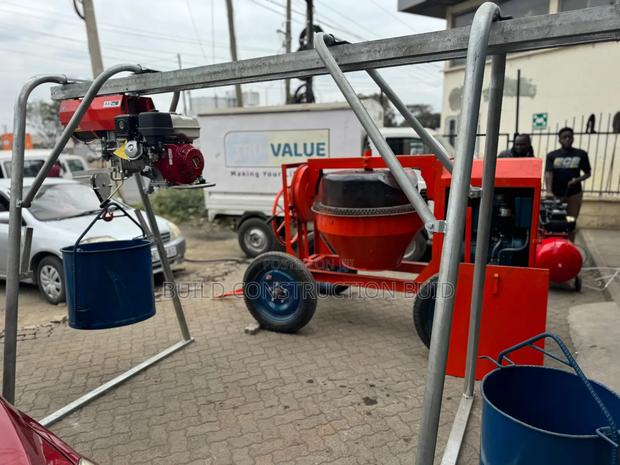 Double Bucket Concrete Hoist. - thumbnail 6