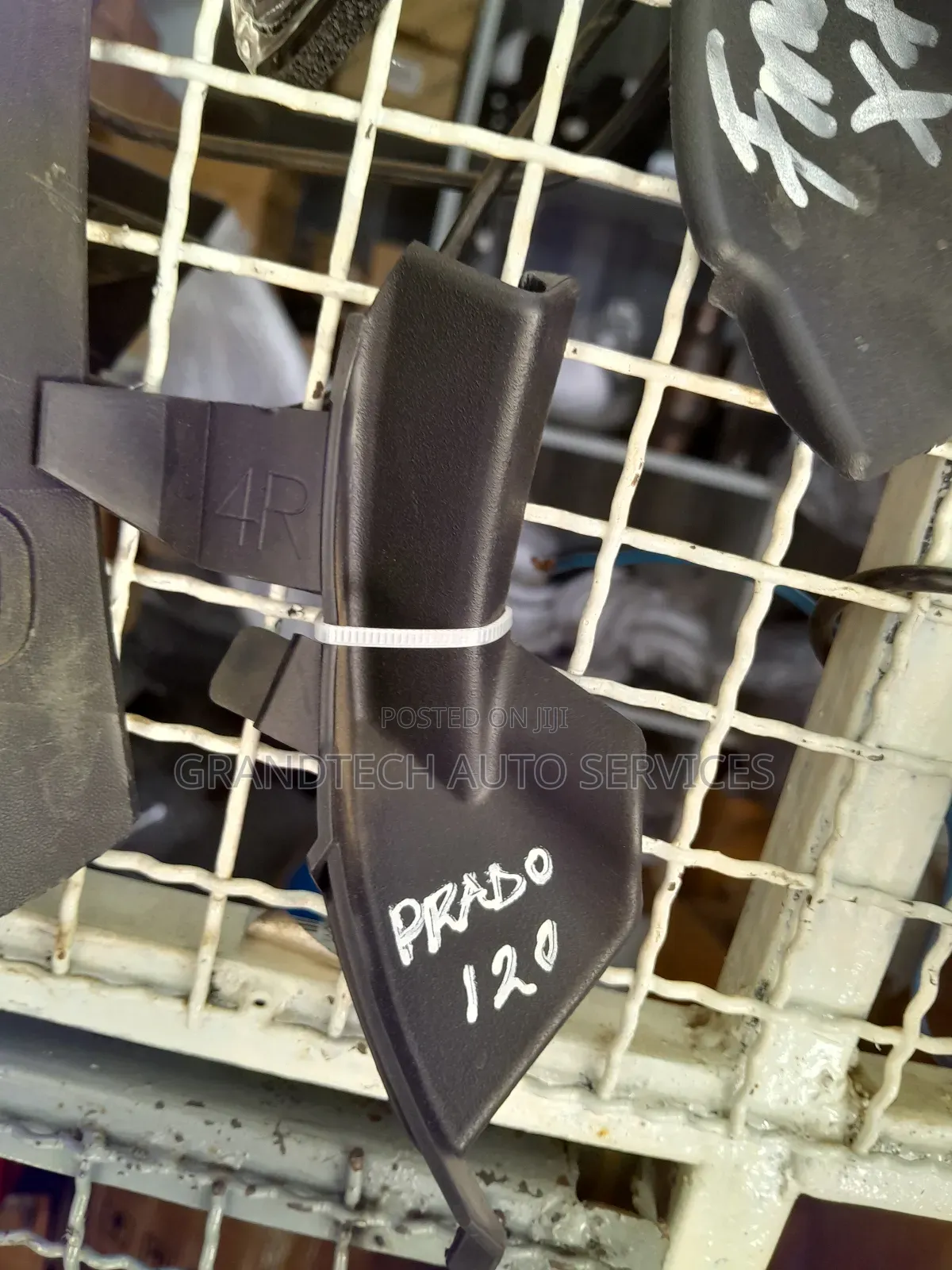 Landcruiser Prado 120 Windscreen Finisher