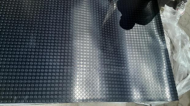 Anti Slip 3mm Black (Coin Stud Mat for Garage) - thumbnail 5
