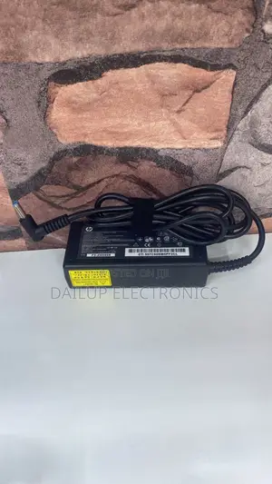 HP AC Adapter Small Pin
