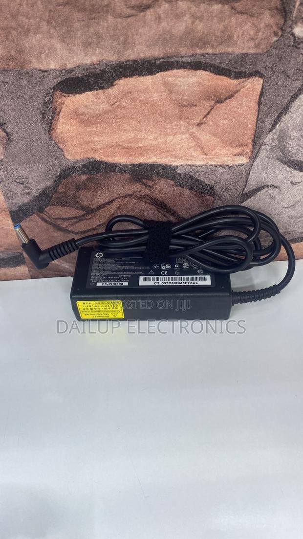 HP AC Adapter Small Pin