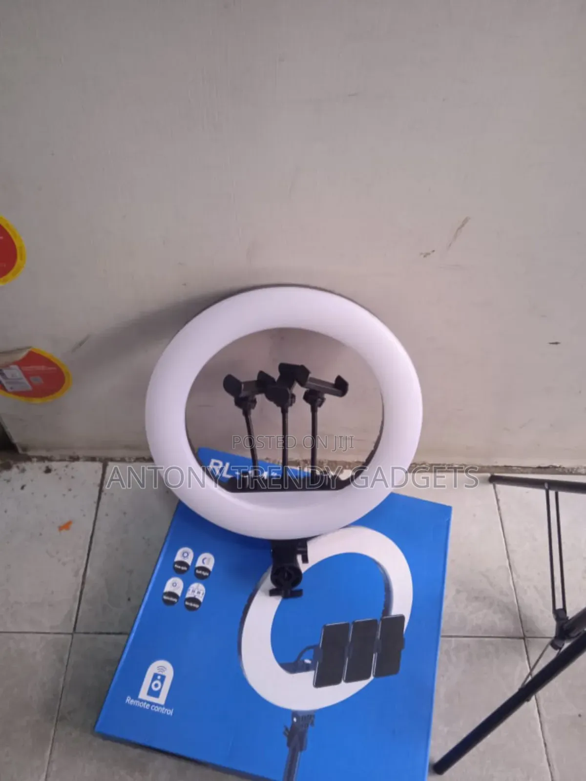 Rl 14 Inch Led Ringlight Kit With Phone Holder