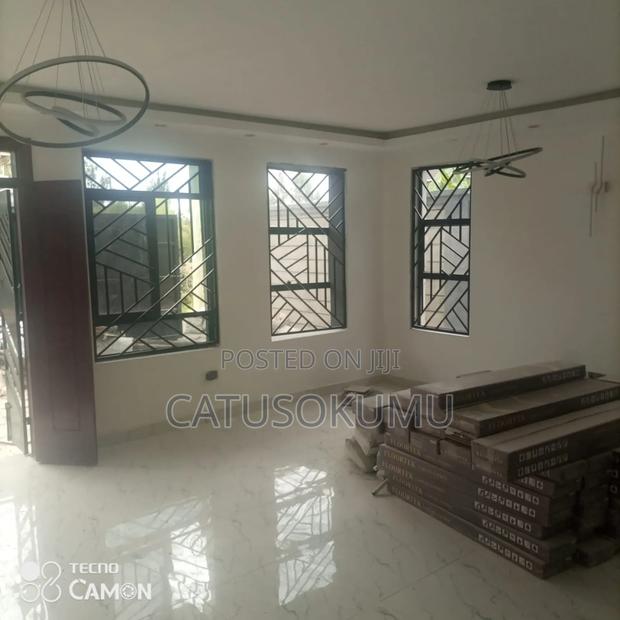 5bdrm Maisonette in Gateway Mall Area for rent - thumbnail 13