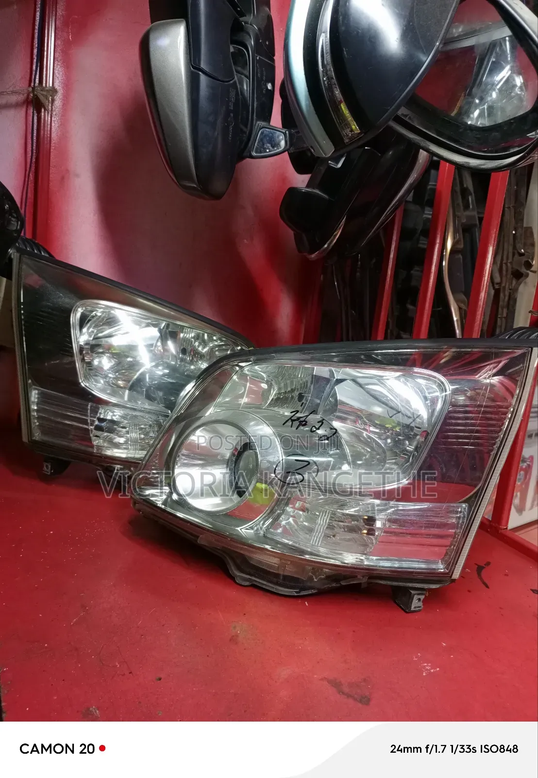 Noah 2008 Headlight Zenon Available
